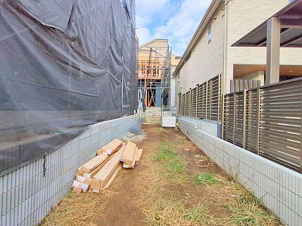 【現地外観写真】■暮らしを彩る充実した設備仕様が備わった住まい