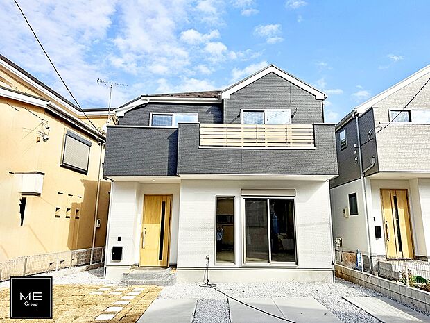 【現地外観写真】■暮らしを彩る充実した設備仕様が備わった住まい