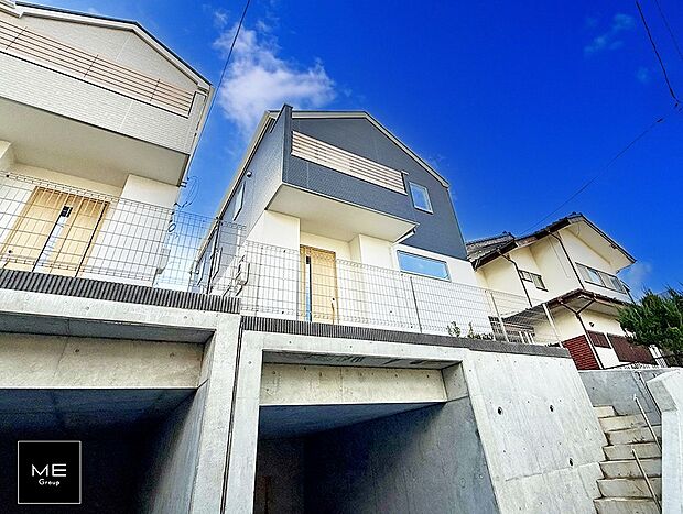 【現地外観写真】■暮らしを彩る充実した設備仕様が備わった住まい