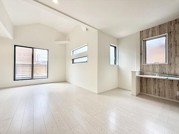 【ダイニング】■ふとした瞬間に幸せを感じる、心地よい場所