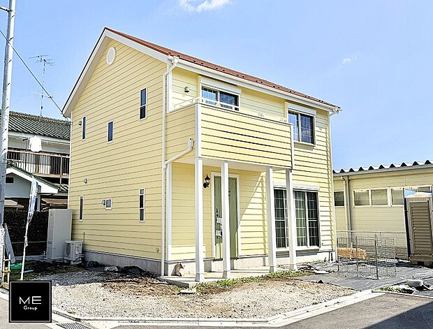 【現地外観写真】■暮らしを彩る充実した設備仕様が備わった住まい