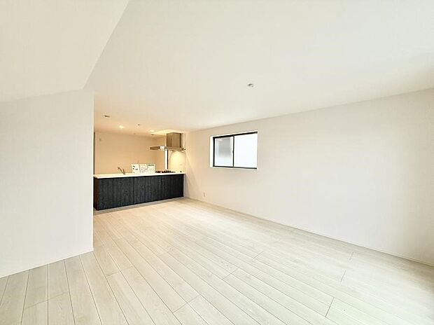 【リビング】■家族の時間を彩る、快適で癒される空間