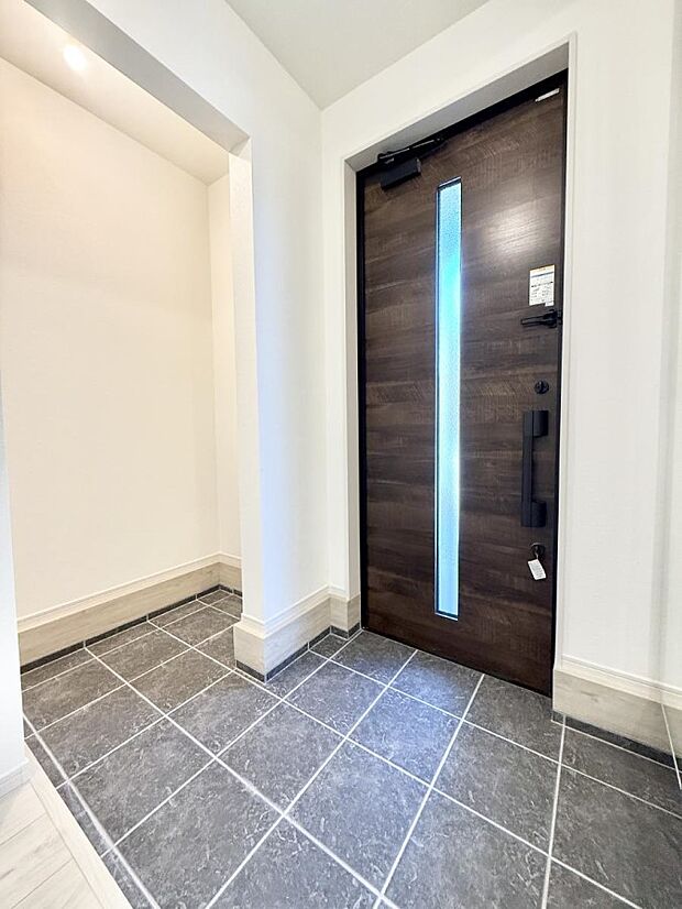 【玄関】■ ここから始まる一日、すっきり整った玄関