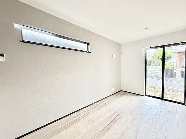 【リビング】■光と風を感じる、リラックスできる空間