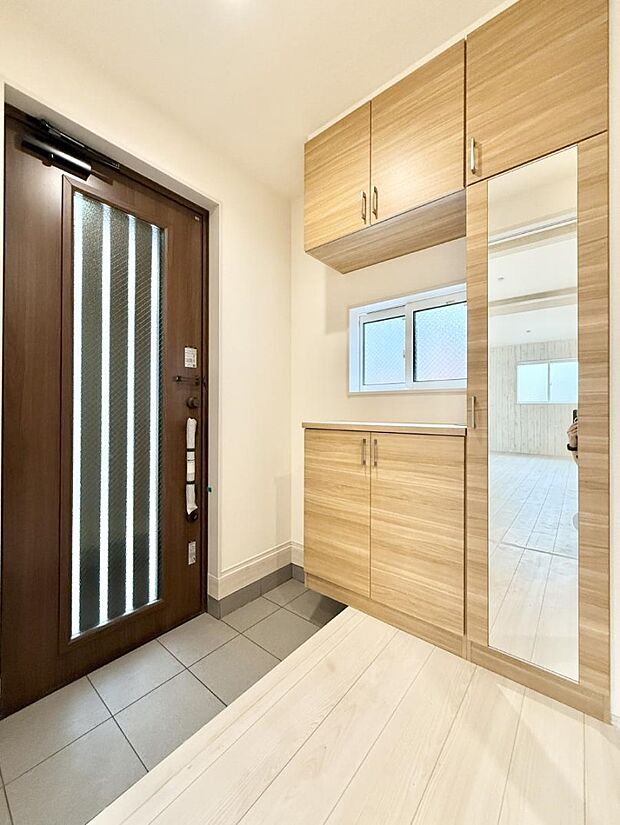 【玄関】■ ここから始まる一日、すっきり整った玄関