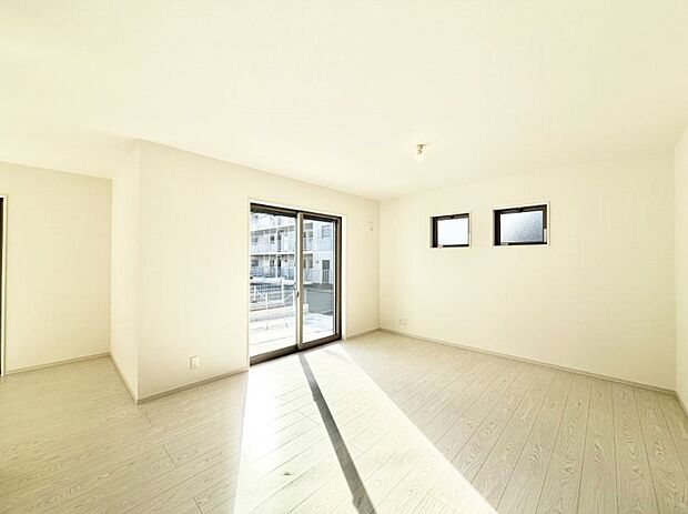 【リビング】■家族の時間を彩る、快適で癒される空間