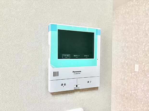 【TVモニター付インターフォン】■訪問者を確認できて安心感が増します