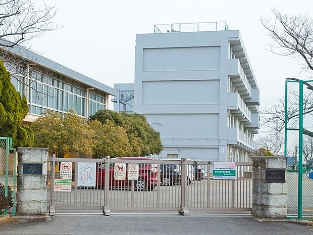 海老名市立門沢橋小学校（約1,100m・徒歩14分）