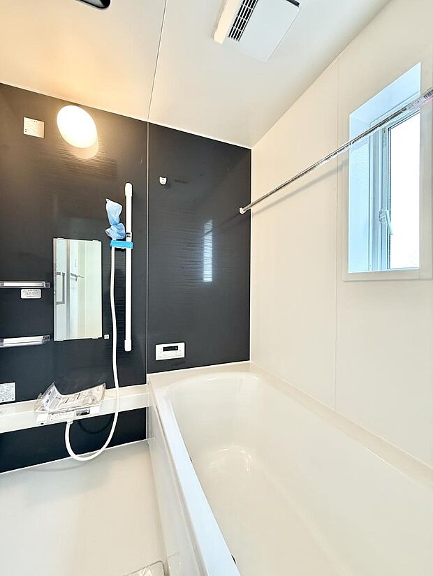 【浴室】■一日の疲れを癒す、心落ち着く空間です