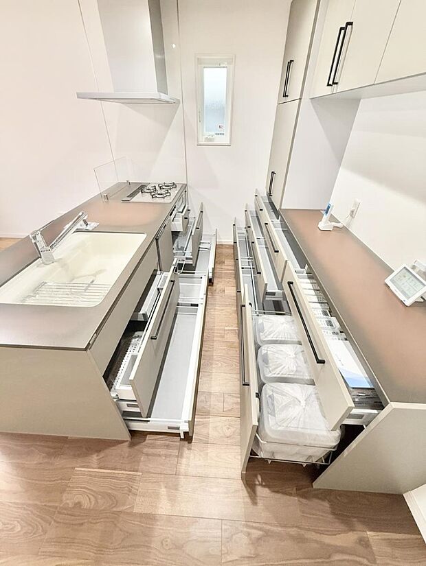 【キッチン】■アイデア広がる、クリエイティブな料理空間