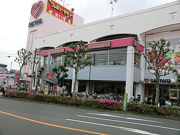 スーパー三和小川店(約1,500m・徒歩19分)