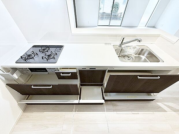 【キッチン】■シンプルで機能的、毎日使いやすいキッチン