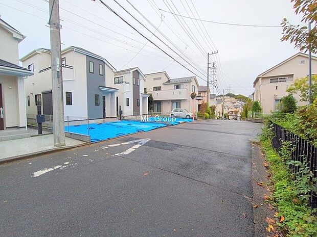 【前面道路含む現地写真】■家族とのお出かけが楽しくなる環境です