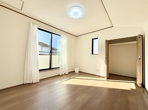 【洋室】■心地よい雰囲気が漂う落ち着いた空間