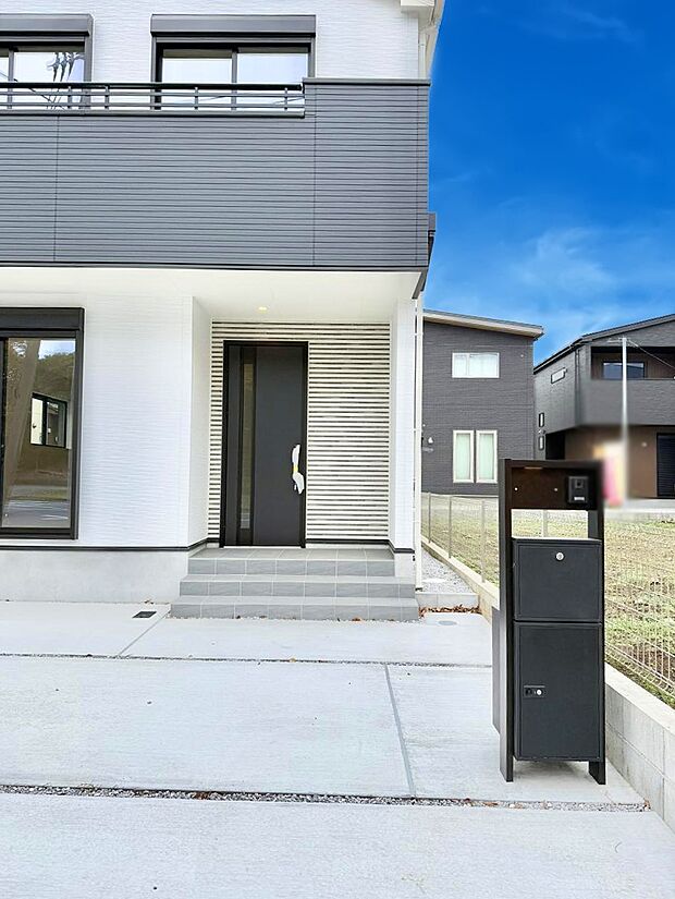 【玄関】■ 帰るたびにホッとする、安心感のある佇まい