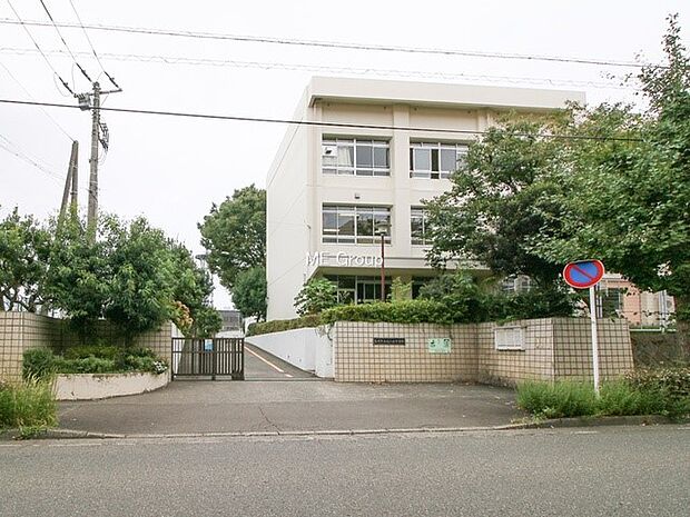 藤沢市立滝の沢中学校（約606m・徒歩8分）