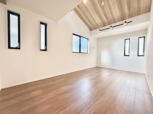 【ダイニング】■ふとした瞬間に幸せを感じる、心地よい場所