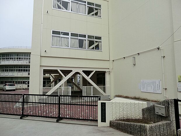 横浜市立蒔田小学校(約750m・徒歩10分)