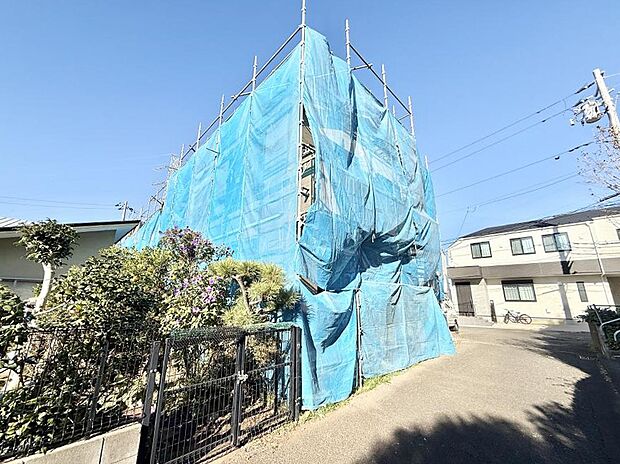 【現地外観写真】■新しい暮らしが始まる場所で、家族の絆を深める