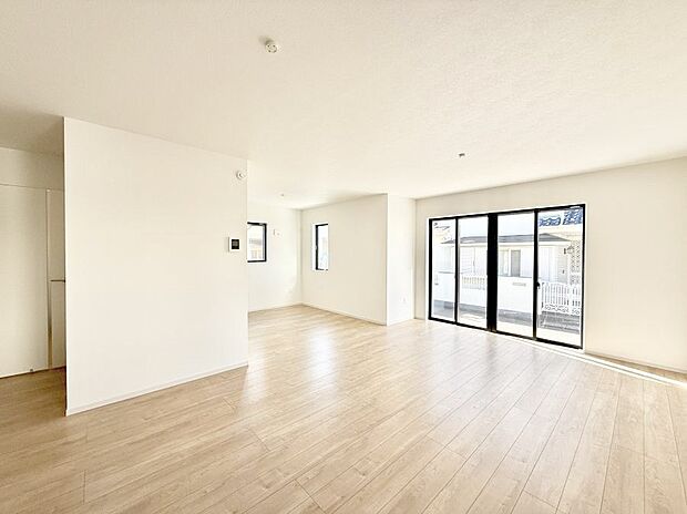 【ダイニング】■温もりを感じる、居心地のいいリビング