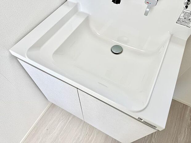 【ハンドシャワー付洗面台】■手洗いや顔を洗う時も快適に使える便利なシャワー