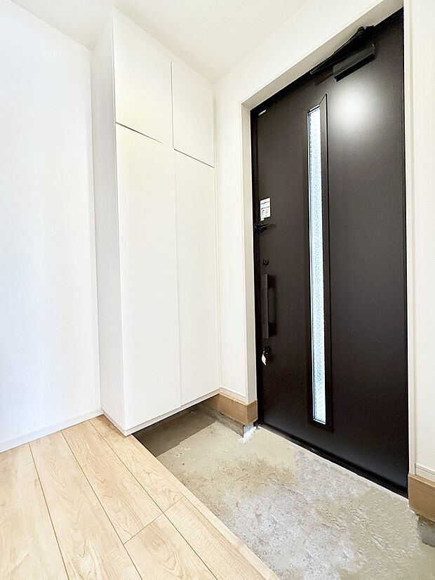 【玄関】■ ここから始まる一日、すっきり整った玄関