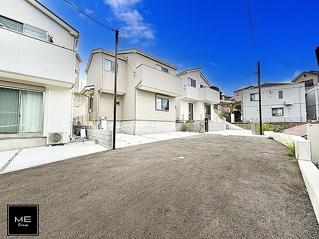 【前面道路含む現地写真】■この道を歩けば、毎日が少し特別になる