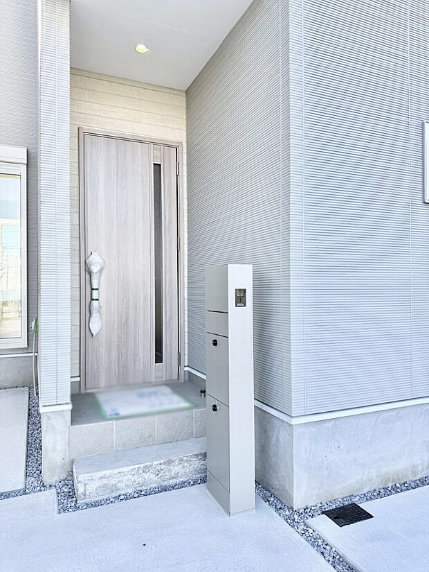 【玄関】■ 帰るたびにホッとする、安心感のある佇まい