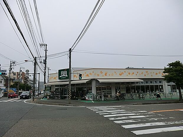 FUJI鵠沼藤が谷店(約750m・徒歩10分)