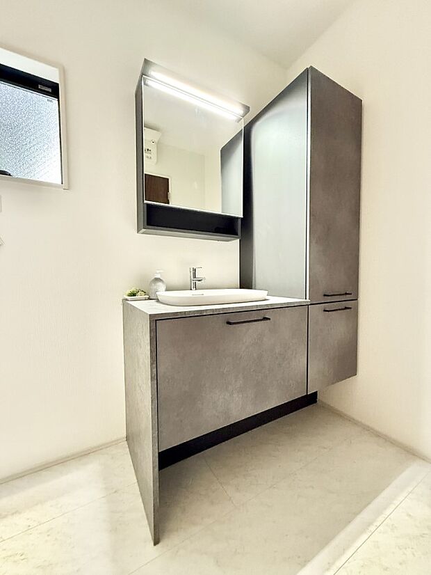 【洗面台・洗面所】■朝の準備がスムーズにできる広さです