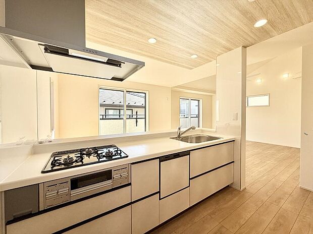 【キッチン】■家族の絆を深める、温もりのあるキッチン