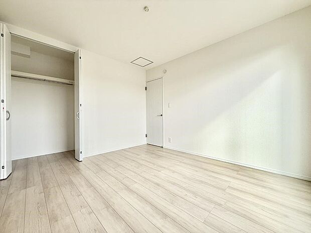 【リビング以外の居室】■落ち着いた雰囲気のお部屋で心が安らぐ空間