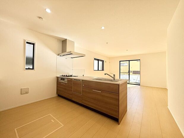 【ダイニングキッチン】■キレイに片付く、使いやすいキッチン