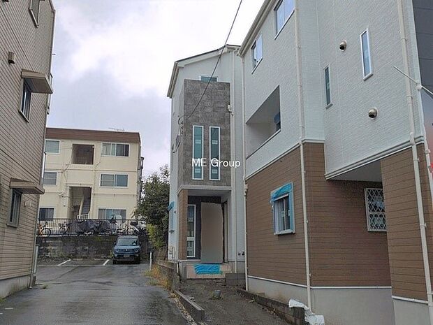 【現地外観写真】2号棟 ■暮らしを彩る充実した設備仕様が備わった住まい