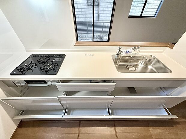 【キッチン】■家族の絆を深める、温もりのあるキッチン