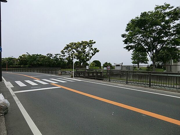 冨浦公園(約700m・徒歩9分)