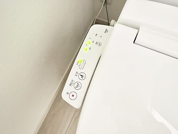 【シャワートイレ】■温水洗浄で快適、清潔感が保たれるシャワートイレ