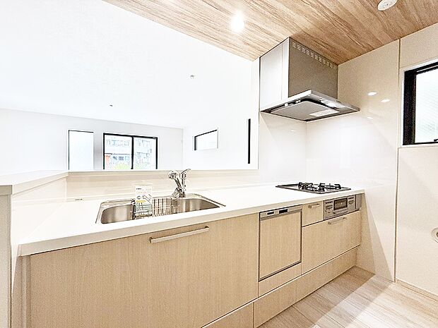 【キッチン】■家族の絆を深める、温もりのあるキッチン