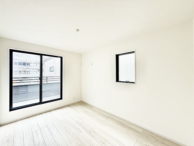 【リビング以外の居室】■清潔感あふれるお部屋で毎日を快適に過ごせます