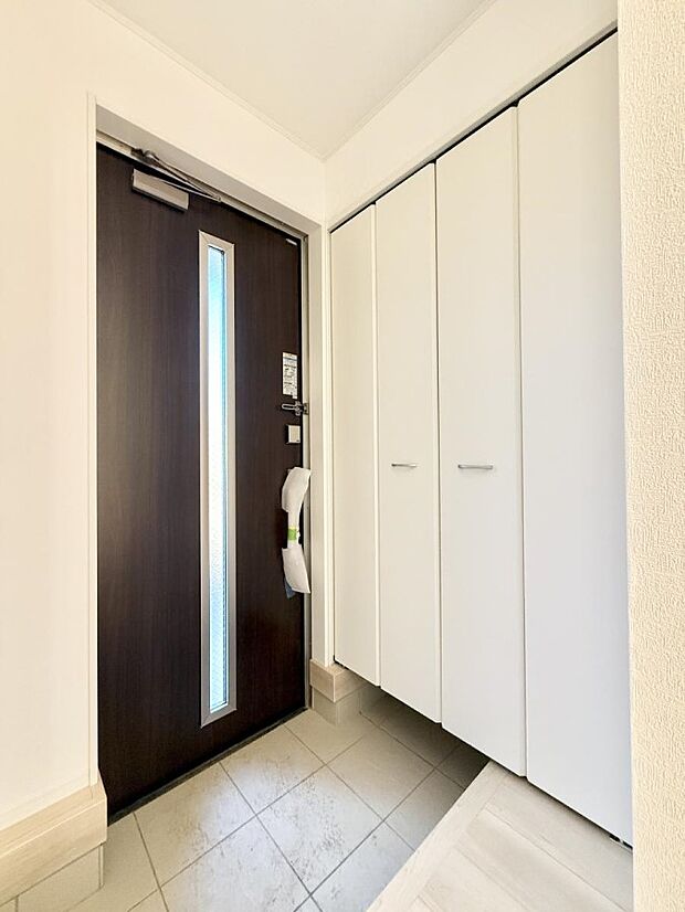 【玄関】■ ここから始まる一日、すっきり整った玄関