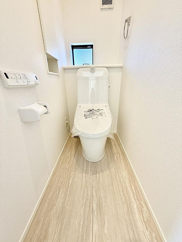 【トイレ】■毎日使う場所だからこそ、清潔感溢れる空間