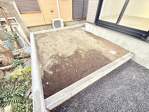 【庭】■暮らしに潤いを与える、緑が取り入れられた住まいです