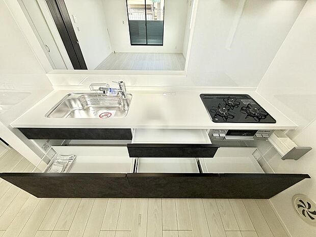 【キッチン】■シンプルで機能的、毎日使いやすいキッチン