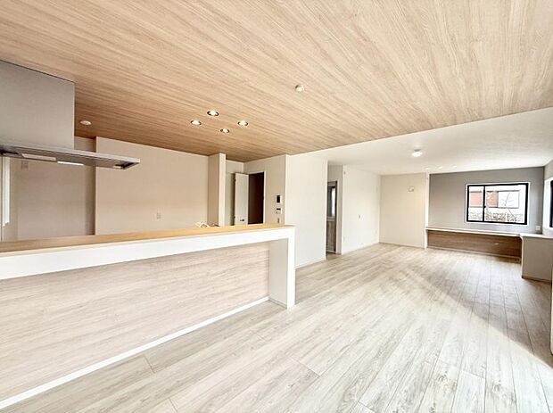 【リビングダイニング】■シンプルだけど贅沢、大切な人と過ごす心がほどける空間