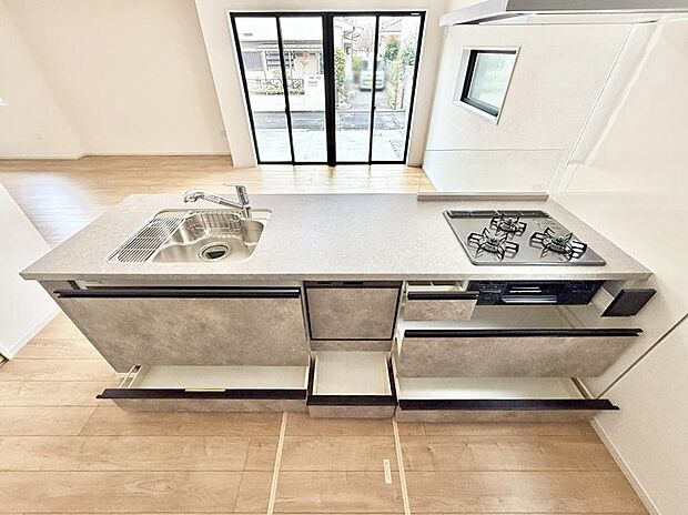 【キッチン】■美味しい時間が生まれる、笑顔あふれるキッチン