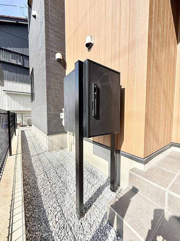 【宅配ボックス】■安全でスムーズに荷物を受け取れて、忙しい日常に最適