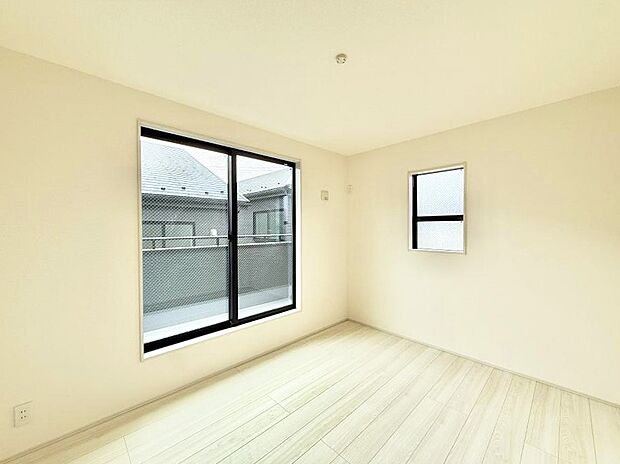 【リビング以外の居室】■清潔感あふれるお部屋で毎日を快適に過ごせます