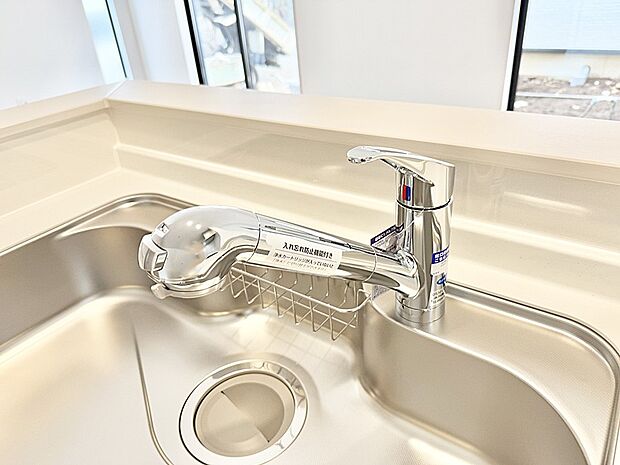 【浄水器】■清潔でおいしい水を手軽に供給してくれます