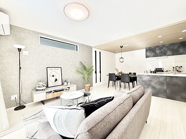 【リビング】■心落ち着く場所、ゆったり過ごせるリビング