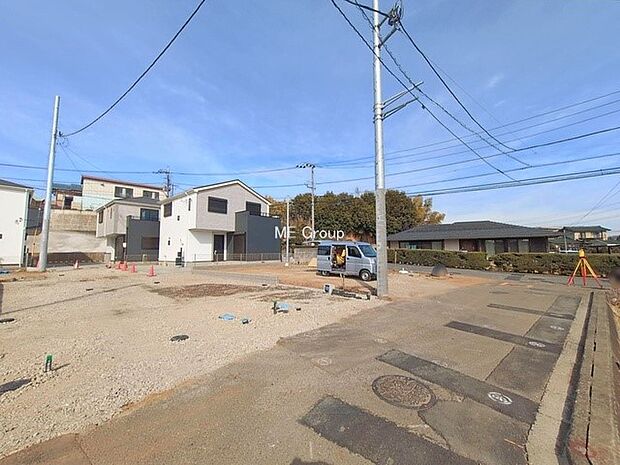 【前面道路含む現地写真】■家族とのお出かけが楽しくなる環境です